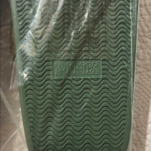 Victoria's Secret PINK Green Slide Sandals. NEW. Large - Picture 5 of 5
